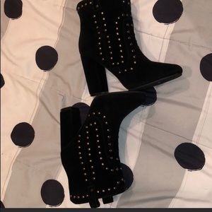 New rue21 ankle boots size L